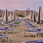 With Pool View-beahost * Bibione