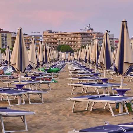 With Pool View-beahost * Bibione